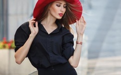 小洞里的水是甜的嘛